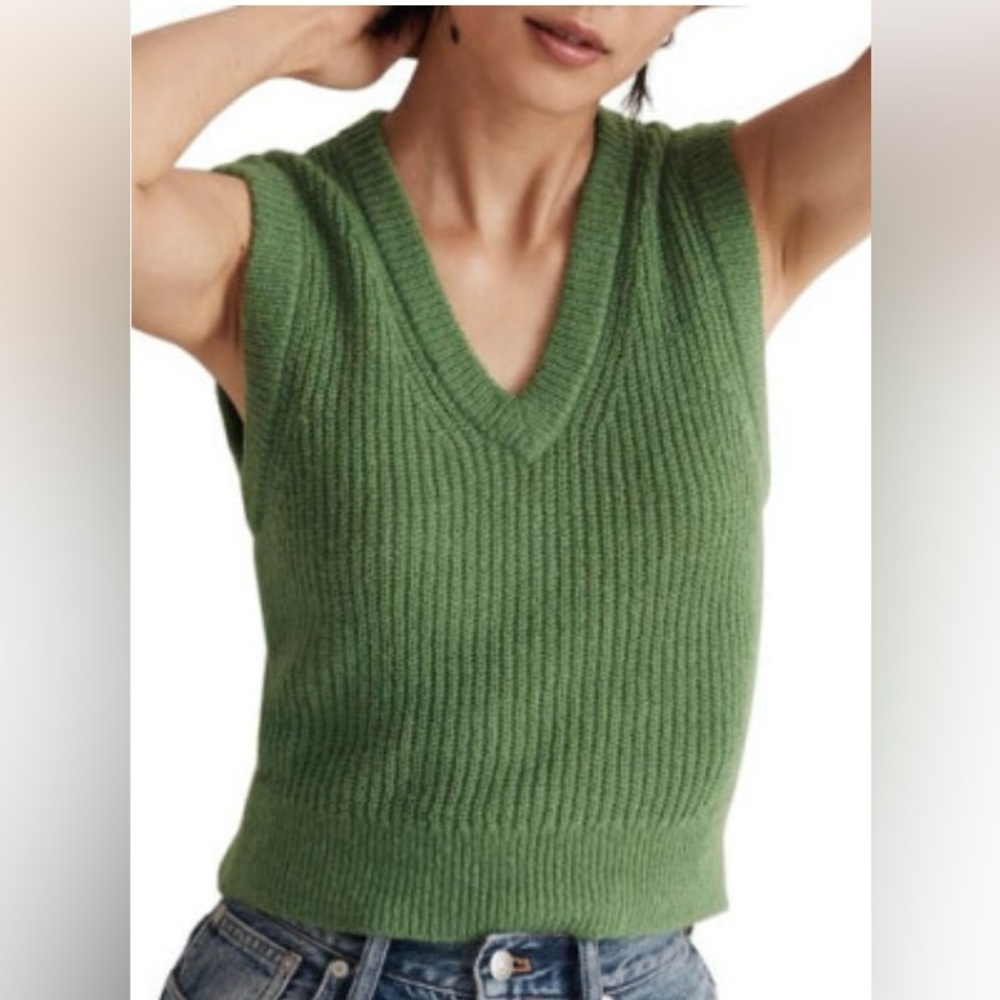 NWT Madewell V- neck Shrunken Vest.